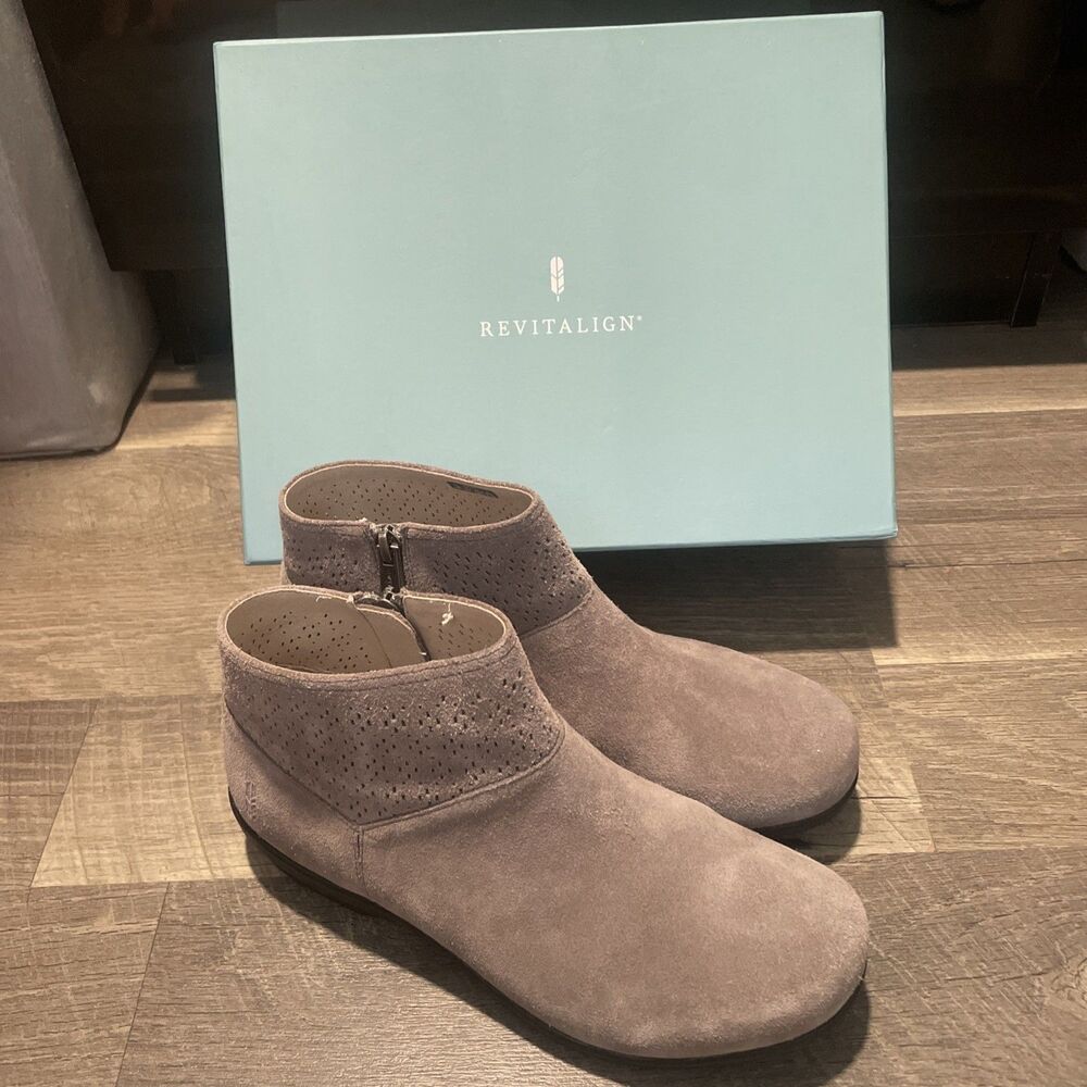 Revitalign Del Mar Women's Suede Ankle Booties Comfort Support Sand Size 8 B